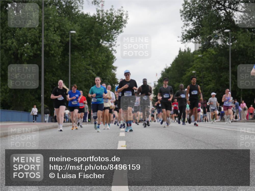 29.06.2025 - hella hamburg halbmarathon Luisa Fischer http://msf.ph/oto/8496159 29.06.2025 10:54:33 Kennedybrücke 2200, 16501, 1338, 105, 4152, 13840, 1930, 3229, 4771, 7769, 9166, 9167, 9933 meine-sportfotos.de