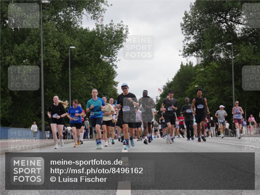 29.06.2025 - hella hamburg halbmarathon Luisa Fischer http://msf.ph/oto/8496162 29.06.2025 10:54:34 Kennedybrücke 1338, 13846, 2200, 16501, 16500, 605, 16553, 2380, 1930, 2380, 3229, 4771, 7769, 9166, 9167, 9933 meine-sportfotos.de