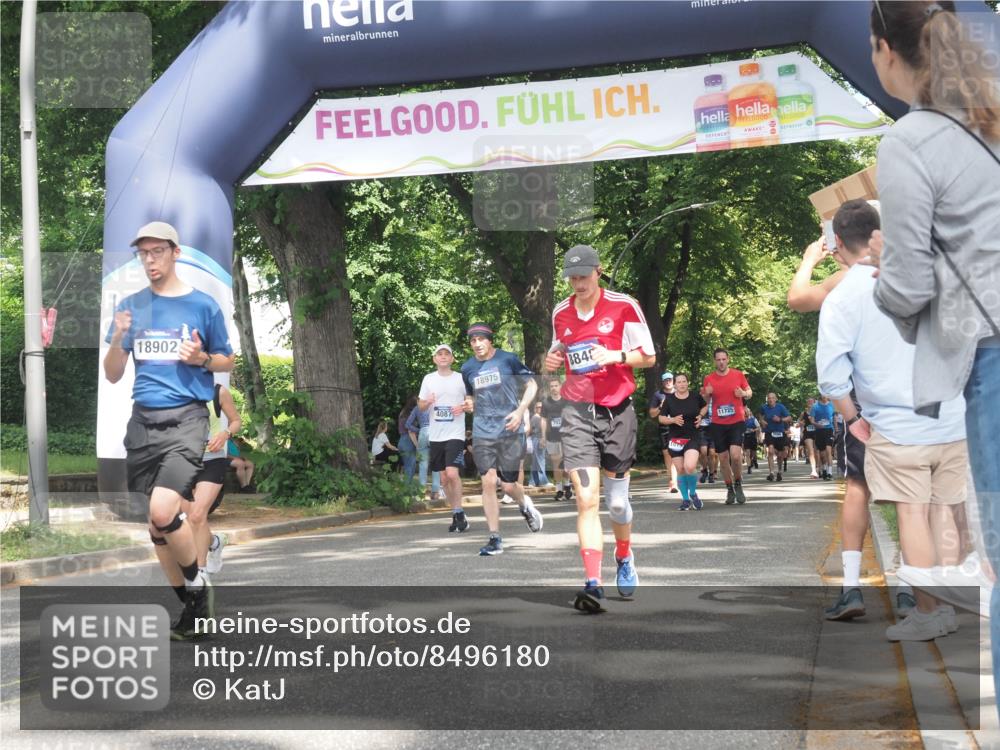 29.06.2025 - hella hamburg halbmarathon KatJ http://msf.ph/oto/8496180 29.06.2025 11:40:46 Zwischen KM18-KM19 1805, 2538, 4087, 4815, 7926, 8641 meine-sportfotos.de
