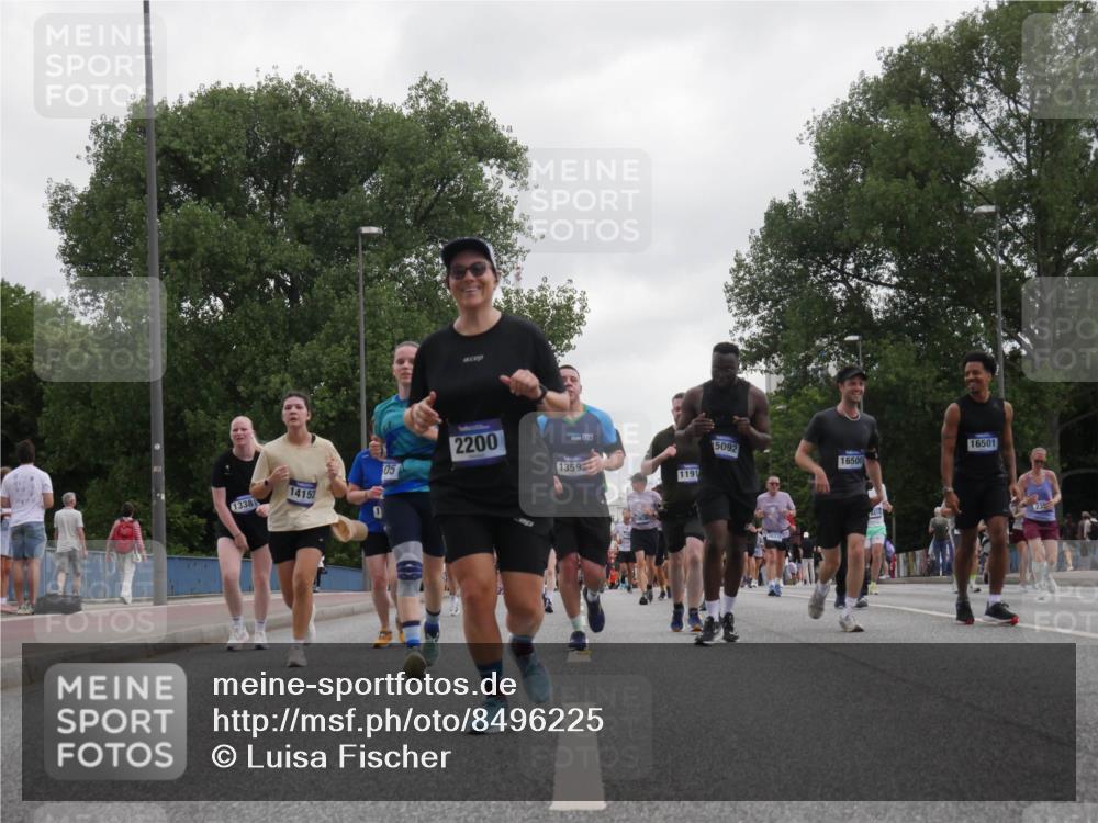 29.06.2025 - hella hamburg halbmarathon Luisa Fischer http://msf.ph/oto/8496225 29.06.2025 10:54:38 Kennedybrücke 13381, 14152, 1, 05, 2200, 1359, 1191, 5092, 16501, 16500, 1930, 2202, 2380, 3838, 4771, 5286, 5289, 7012, 7769, 7938, 8410, 9166, 9167, 9933, 10636 meine-sportfotos.de