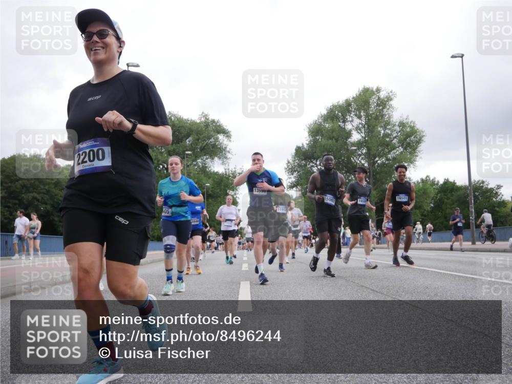 29.06.2025 - hella hamburg halbmarathon Luisa Fischer http://msf.ph/oto/8496244 29.06.2025 10:54:40 Kennedybrücke 2200, 505, 3846, 13598, 11913, 16501, 15092, 16500, 1930, 2202, 2380, 3838, 4771, 5286, 5289, 7012, 7938, 8410, 9166, 9167, 9933, 10552, 10636 meine-sportfotos.de