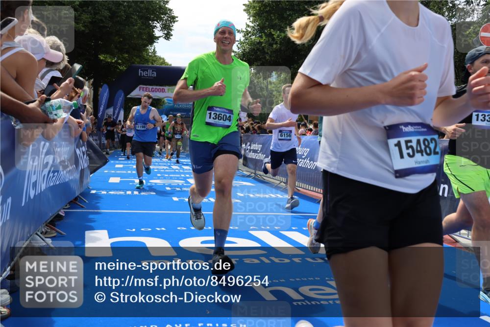 29.06.2025 - hella hamburg halbmarathon Strokosch-Dieckow http://msf.ph/oto/8496254 29.06.2025 11:32:47 Ziel 3264, 3786, 6078, 6156, 6502, 6843, 7920, 8355, 10421, 11198, 11338, 12835, 13149, 13227, 13339, 13423, 13604, 13623, 13921, 14032, 14527, 15482, 16778, 18314, 18498, 19100 meine-sportfotos.de