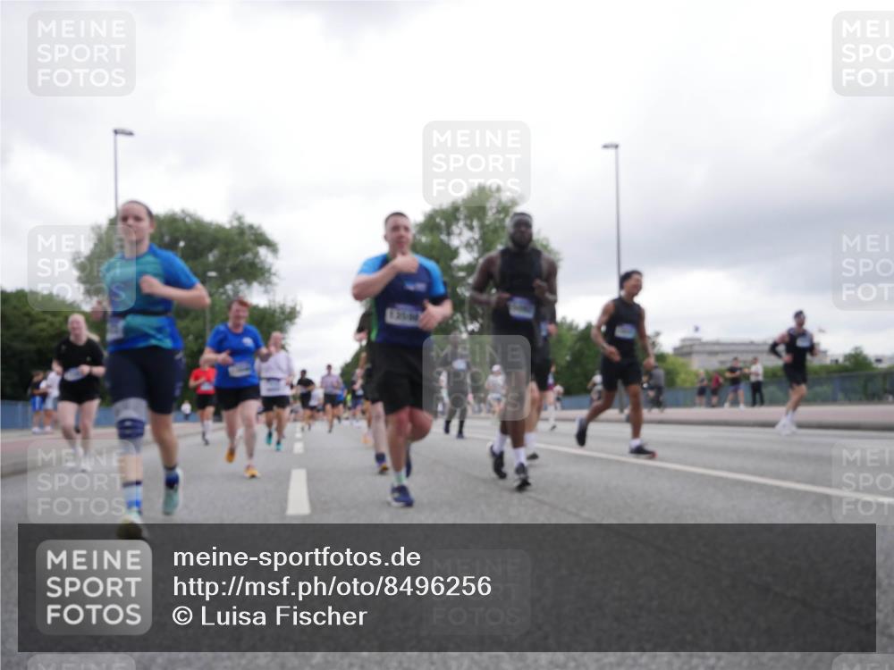 29.06.2025 - hella hamburg halbmarathon Luisa Fischer http://msf.ph/oto/8496256 29.06.2025 10:54:41 Kennedybrücke 1930, 2202, 2380, 3838, 4652, 4771, 5286, 5289, 5357, 7012, 7938, 8410, 9166, 9167, 9933, 10552, 10636 meine-sportfotos.de