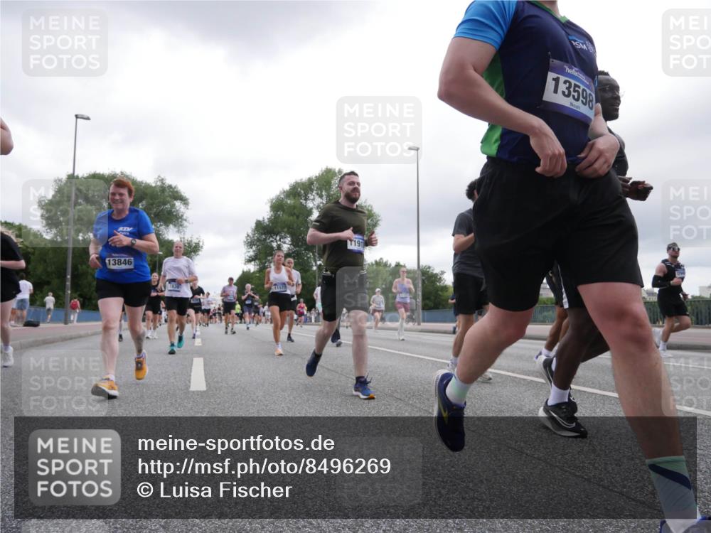 29.06.2025 - hella hamburg halbmarathon Luisa Fischer http://msf.ph/oto/8496269 29.06.2025 10:54:42 Kennedybrücke 13846, 1930, 11577, 191, 13598, 1930, 2202, 2380, 3838, 4652, 5286, 5289, 5357, 7012, 7938, 8410, 9166, 9167, 9933, 10552, 10636 meine-sportfotos.de