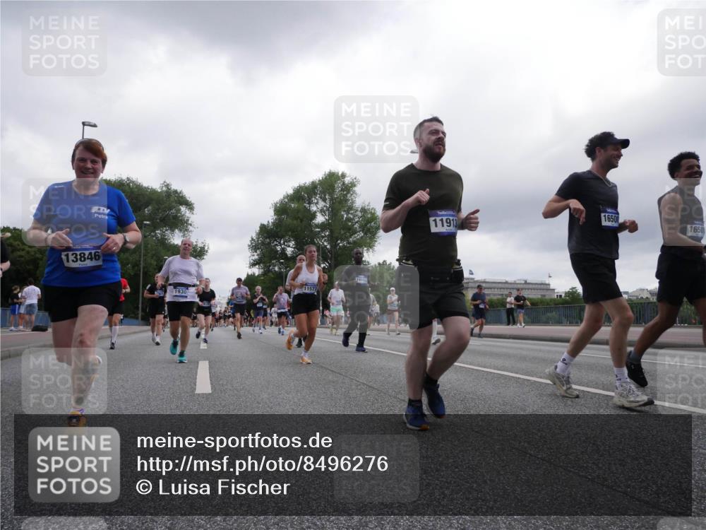 29.06.2025 - hella hamburg halbmarathon Luisa Fischer http://msf.ph/oto/8496276 29.06.2025 10:54:42 Kennedybrücke 13846, 11577, 1930, 16553, 11913, 16500, 1650, 1930, 2202, 2380, 3838, 4652, 5286, 5289, 5357, 7012, 7938, 8410, 9166, 9167, 9933, 10552, 10636 meine-sportfotos.de