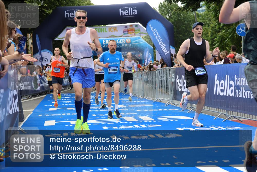 29.06.2025 - hella hamburg halbmarathon Strokosch-Dieckow http://msf.ph/oto/8496288 29.06.2025 10:44:23 Ziel 1057, 1220, 1413, 1902, 4310, 4691, 5275, 7191, 7322, 8928, 9444, 12327, 12528, 12554, 14464, 14667, 16547, 16803, 16893, 17729, 18765, 18806 meine-sportfotos.de