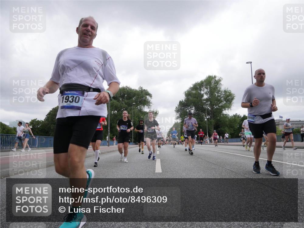 29.06.2025 - hella hamburg halbmarathon Luisa Fischer http://msf.ph/oto/8496309 29.06.2025 10:54:44 Kennedybrücke 1930, 7938, 3838, 10636, 9098, 1930, 2202, 2380, 2484, 2485, 3838, 4652, 5286, 5289, 5357, 7012, 7938, 8410, 10521, 10552, 10636 meine-sportfotos.de