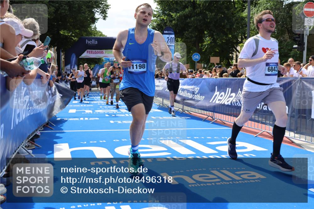 29.06.2025 - hella hamburg halbmarathon Strokosch-Dieckow http://msf.ph/oto/8496318 29.06.2025 11:32:49 Ziel 3264, 3786, 6078, 6156, 6502, 6843, 7920, 8355, 10421, 11198, 11338, 12835, 13149, 13227, 13339, 13604, 13623, 14032, 15482, 16778, 18314, 19100, 19211 meine-sportfotos.de