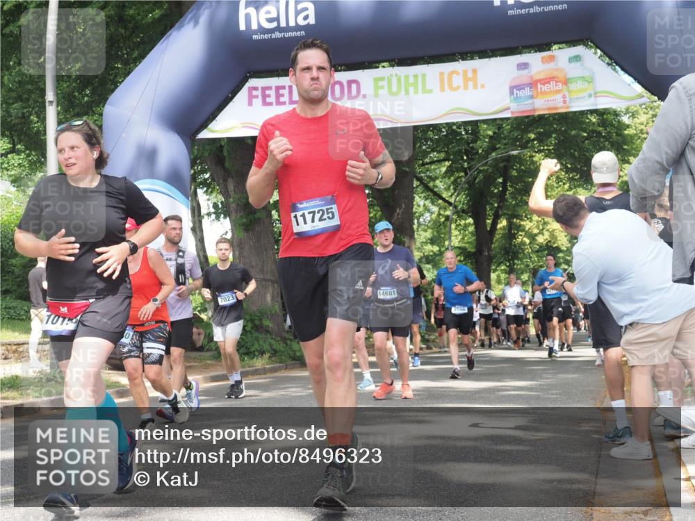 29.06.2025 - hella hamburg halbmarathon KatJ http://msf.ph/oto/8496323 29.06.2025 11:40:51 Zwischen KM18-KM19 2538, 3596, 4087, 7022, 7023 meine-sportfotos.de