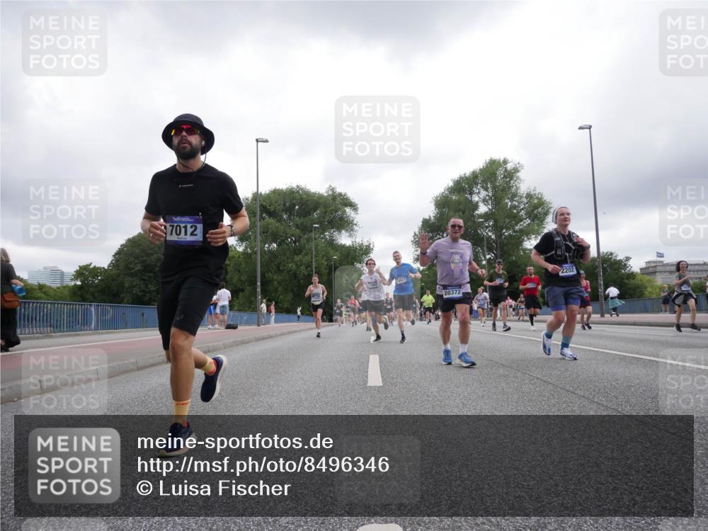 29.06.2025 - hella hamburg halbmarathon Luisa Fischer http://msf.ph/oto/8496346 29.06.2025 10:54:47 Kennedybrücke 7012, 14937, 2202, 20372, 1617, 2202, 2380, 2484, 2485, 2778, 3838, 4652, 5286, 5289, 5357, 6945, 7012, 7938, 8410, 10521, 10552, 10636 meine-sportfotos.de