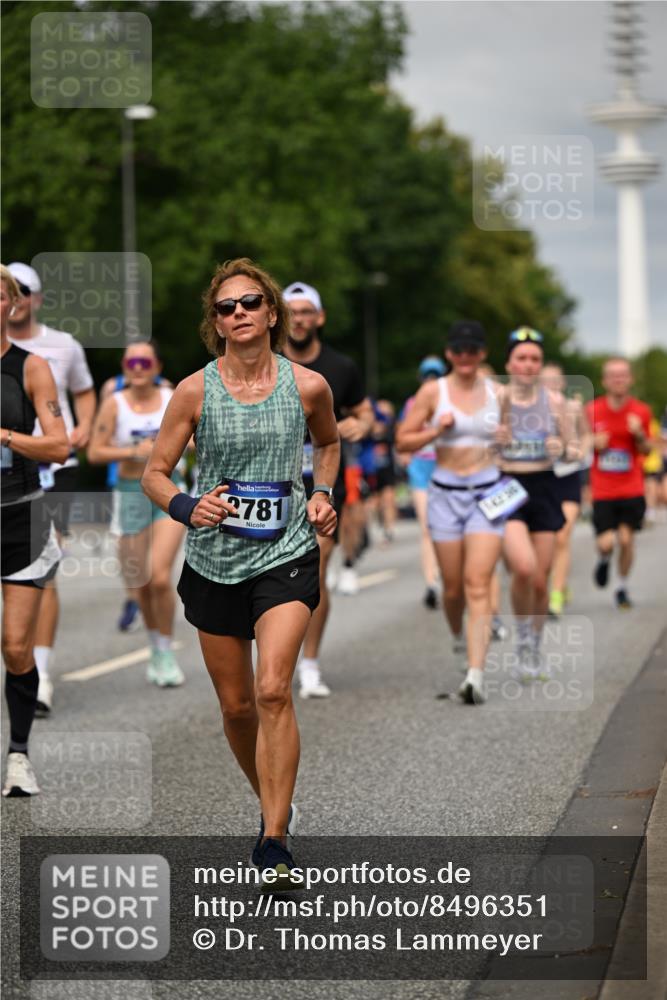 29.06.2025 - hella hamburg halbmarathon Dr. Thomas Lammeyer http://msf.ph/oto/8496351 29.06.2025 10:23:15 Kennedybrücke 1325, 1349, 1718, 1755, 2017, 2096, 2311, 2589, 2781, 2895, 3026, 3105, 3118, 3529, 4718, 4722, 4845, 5034, 5098, 5323, 6194, 6270, 6477, 6482, 6736, 7051, 7252, 7566, 7844, 8575, 8761, 8799, 9252, 9652, 9658, 9756, 9757, 9964, 10037, 10687, 10816, 11081 meine-sportfotos.de