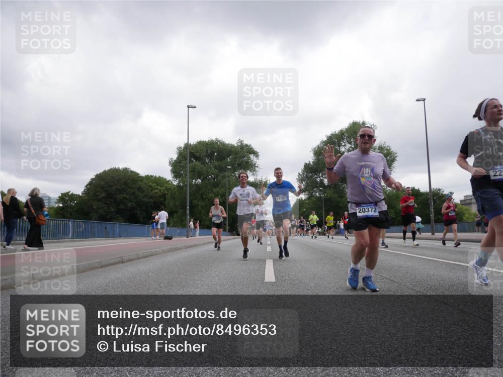 29.06.2025 - hella hamburg halbmarathon Luisa Fischer http://msf.ph/oto/8496353 29.06.2025 10:54:48 Kennedybrücke 14959, 14937, 20372, 22, 1617, 2202, 2484, 2485, 2736, 2778, 3838, 4652, 5286, 5289, 5357, 6945, 7012, 7938, 7992, 8410, 10521, 10552, 10636 meine-sportfotos.de