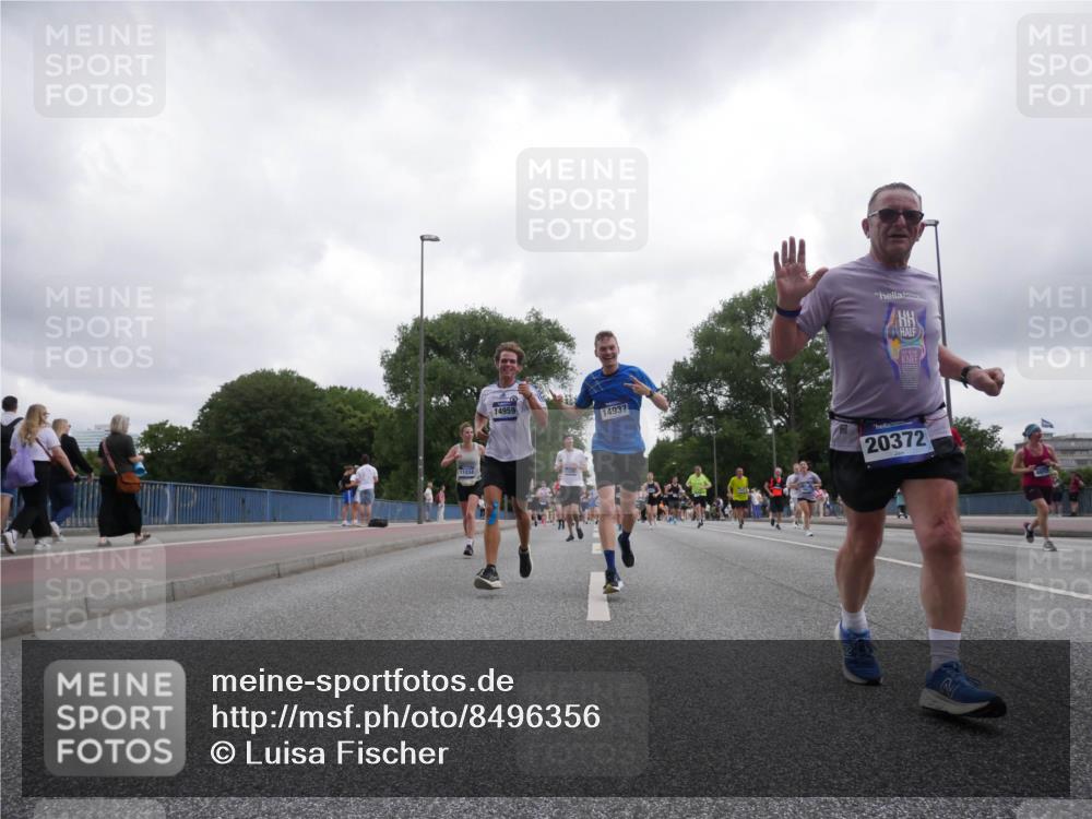 29.06.2025 - hella hamburg halbmarathon Luisa Fischer http://msf.ph/oto/8496356 29.06.2025 10:54:49 Kennedybrücke 11034, 14959, 14937, 20372, 1617, 2202, 2484, 2485, 2736, 2778, 4652, 5286, 5289, 5357, 6945, 7012, 7938, 7992, 8410, 10521, 10552, 10636, 10673 meine-sportfotos.de