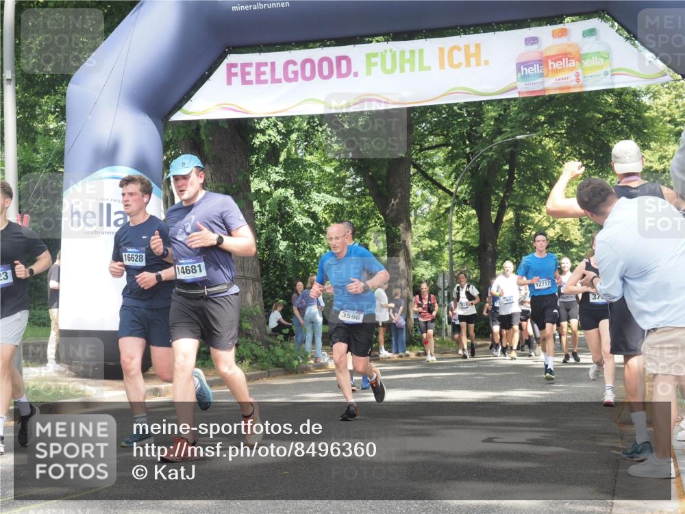 29.06.2025 - hella hamburg halbmarathon KatJ http://msf.ph/oto/8496360 29.06.2025 11:40:53 Zwischen KM18-KM19 3596, 3787, 4087, 7022, 7023 meine-sportfotos.de