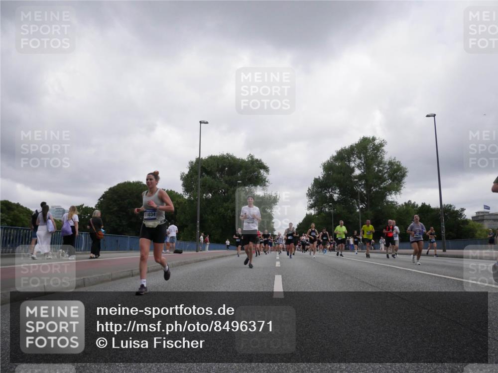 29.06.2025 - hella hamburg halbmarathon Luisa Fischer http://msf.ph/oto/8496371 29.06.2025 10:54:51 Kennedybrücke 11034, 1617, 2202, 2484, 2485, 2736, 2778, 4652, 5357, 5716, 6091, 6945, 7992, 8621, 10521, 10552, 10673 meine-sportfotos.de