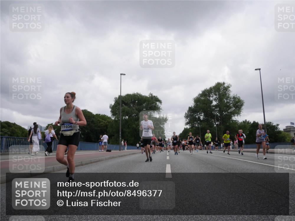 29.06.2025 - hella hamburg halbmarathon Luisa Fischer http://msf.ph/oto/8496377 29.06.2025 10:54:51 Kennedybrücke 11034, 12301, 166, 1617, 2202, 2484, 2485, 2736, 2778, 4652, 5357, 5716, 6091, 6945, 7992, 8621, 10521, 10552, 10673 meine-sportfotos.de