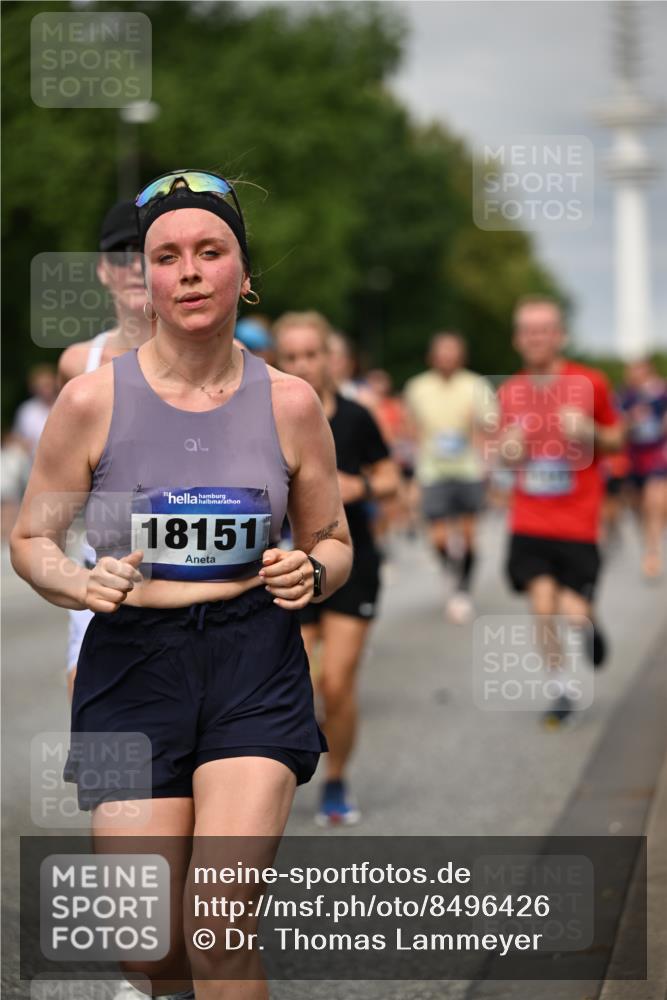29.06.2025 - hella hamburg halbmarathon Dr. Thomas Lammeyer http://msf.ph/oto/8496426 29.06.2025 10:23:18 Kennedybrücke 1325, 1332, 1349, 1718, 1755, 2017, 2096, 2311, 2589, 2781, 2895, 3026, 3105, 3118, 3529, 4108, 4110, 4718, 4722, 4845, 5034, 5080, 5098, 5323, 5449, 6194, 6270, 6477, 6482, 6542, 6736, 7051, 7143, 7252, 7566, 7844, 8575, 8761, 9252, 9270, 9272, 9652, 9756, 9757, 9856, 9964, 10037, 10124, 10129, 10816, 11081 meine-sportfotos.de