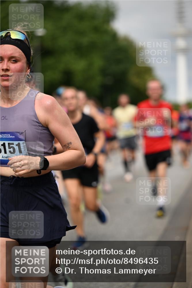 29.06.2025 - hella hamburg halbmarathon Dr. Thomas Lammeyer http://msf.ph/oto/8496435 29.06.2025 10:23:18 Kennedybrücke 1325, 1332, 1349, 1718, 1755, 2017, 2096, 2311, 2589, 2781, 2895, 3026, 3105, 3118, 3529, 4108, 4110, 4718, 4722, 4845, 5034, 5080, 5098, 5323, 5449, 6194, 6270, 6477, 6482, 6542, 6736, 7051, 7143, 7252, 7566, 7844, 8575, 8761, 9252, 9270, 9272, 9652, 9756, 9757, 9856, 9964, 10037, 10124, 10129, 10816, 11081 meine-sportfotos.de