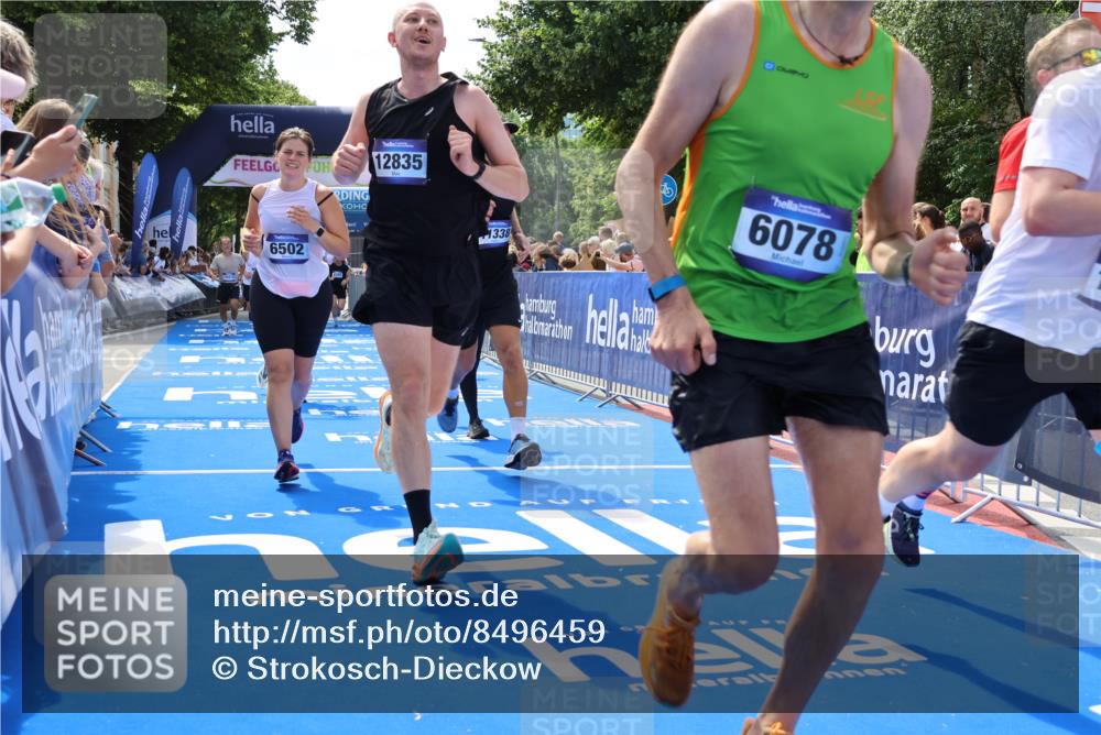 29.06.2025 - hella hamburg halbmarathon Strokosch-Dieckow http://msf.ph/oto/8496459 29.06.2025 11:32:52 Ziel 1995, 3264, 3786, 6078, 6502, 6843, 7920, 8355, 8589, 10412, 10564, 11198, 11338, 12835, 13149, 13339, 13535, 13560, 13623, 14032, 15482, 16778, 19100, 19211 meine-sportfotos.de