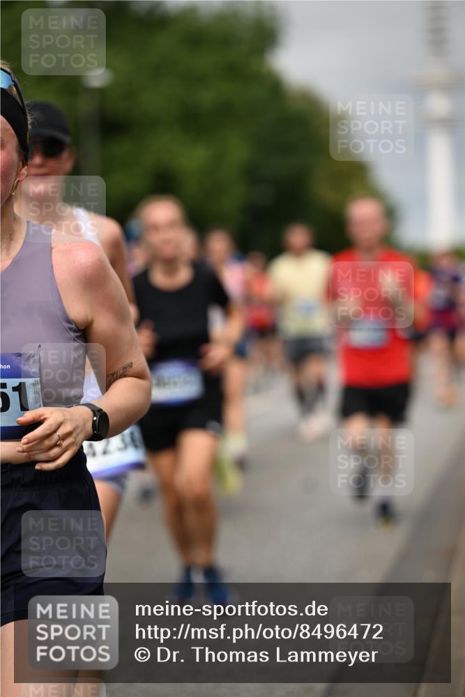 29.06.2025 - hella hamburg halbmarathon Dr. Thomas Lammeyer http://msf.ph/oto/8496472 29.06.2025 10:23:18 Kennedybrücke 1325, 1332, 1349, 1718, 1755, 2017, 2096, 2311, 2589, 2781, 2895, 3026, 3105, 3118, 3529, 4108, 4110, 4718, 4722, 4845, 5034, 5080, 5098, 5323, 5449, 6194, 6270, 6477, 6482, 6542, 6736, 7051, 7143, 7252, 7566, 7844, 8575, 8761, 9252, 9270, 9272, 9652, 9756, 9757, 9856, 9964, 10037, 10124, 10129, 10816, 11081 meine-sportfotos.de