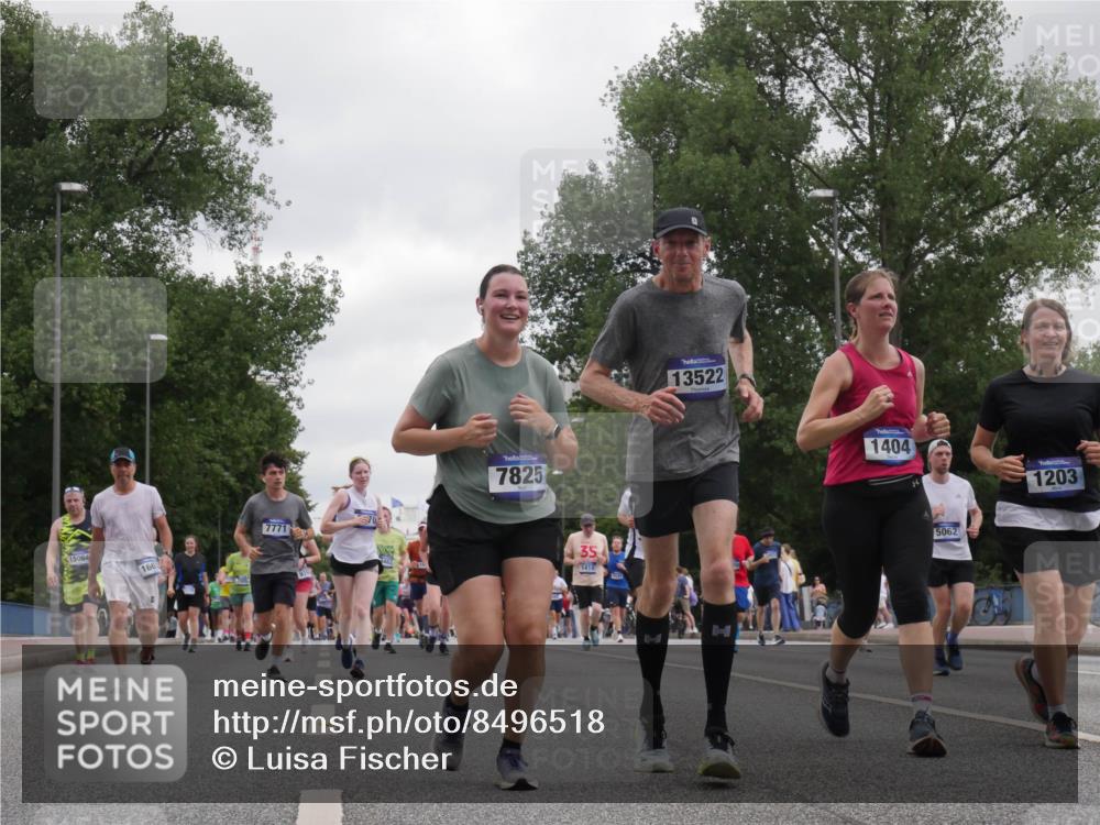 29.06.2025 - hella hamburg halbmarathon Luisa Fischer http://msf.ph/oto/8496518 29.06.2025 10:55:04 Kennedybrücke 15064, 166, 7771, 7825, 35, 1418, 13522, 1404, 5062, 1203, 1203, 1404, 1418, 3038, 4878, 5062, 5394, 5716, 6954, 7770, 7771, 7825, 8040, 8200, 8621, 9462, 10614, 10830 meine-sportfotos.de