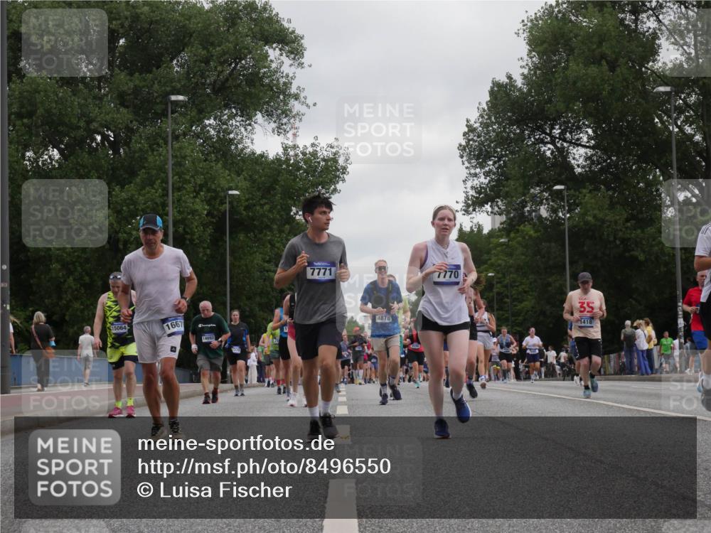 29.06.2025 - hella hamburg halbmarathon Luisa Fischer http://msf.ph/oto/8496550 29.06.2025 10:55:07 Kennedybrücke 15064, 1667, 14692, 7339, 7771, 4878, 7770, 35, 1418, 1203, 1404, 1418, 3038, 4878, 5062, 5394, 5534, 6954, 7770, 7771, 7825, 8040, 8200, 9462, 9590, 10830 meine-sportfotos.de