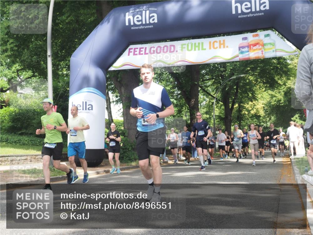 29.06.2025 - hella hamburg halbmarathon KatJ http://msf.ph/oto/8496551 29.06.2025 11:41:05 Zwischen KM18-KM19 2047, 2486, 2882, 6456, 6694, 7368, 7374 meine-sportfotos.de