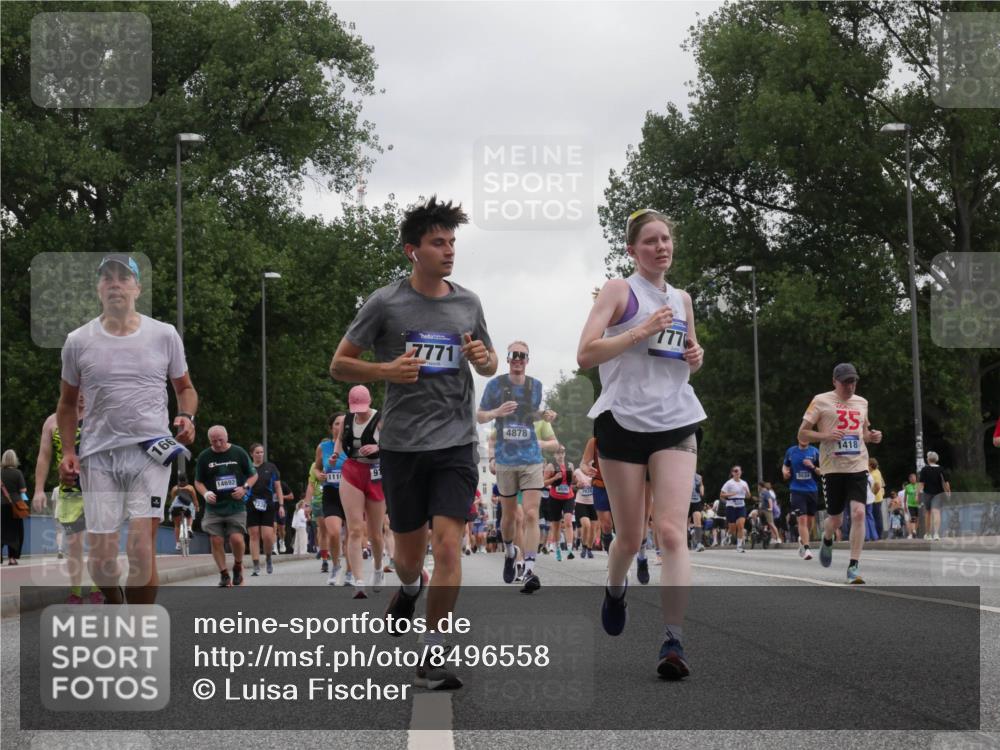 29.06.2025 - hella hamburg halbmarathon Luisa Fischer http://msf.ph/oto/8496558 29.06.2025 10:55:08 Kennedybrücke 166, 14692, 111, 91, 7771, 4878, 7770, 9590, 5534, 35, 1418, 1203, 1404, 1418, 4878, 5062, 5394, 5534, 6954, 7770, 7771, 7825, 8040, 9462, 9590, 10830 meine-sportfotos.de
