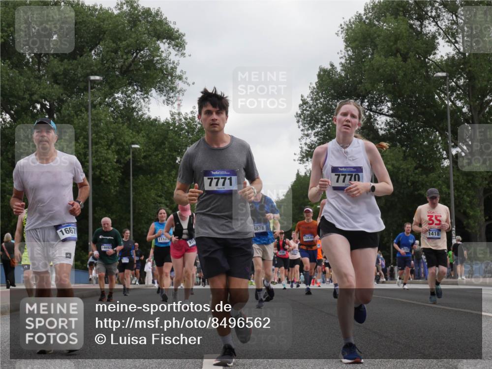 29.06.2025 - hella hamburg halbmarathon Luisa Fischer http://msf.ph/oto/8496562 29.06.2025 10:55:08 Kennedybrücke 1667, 14692, 1110, 916, 7771, 4878, 10830, 7770, 35, 1418, 1203, 1404, 1418, 4878, 5062, 5394, 5534, 6954, 7770, 7771, 7825, 8040, 9462, 9590, 10830 meine-sportfotos.de