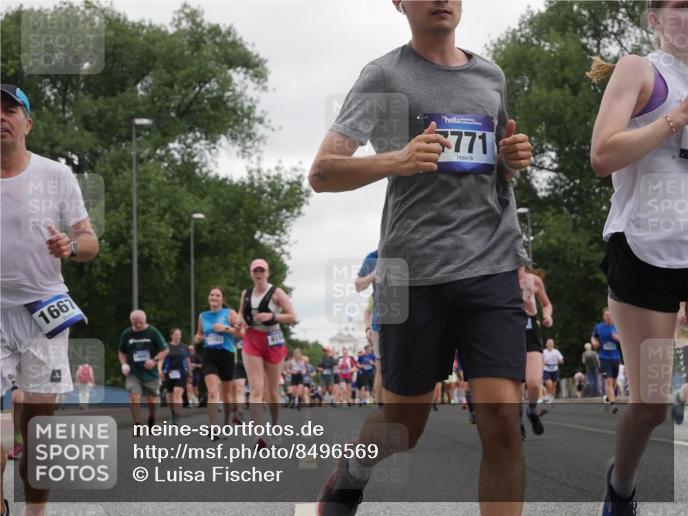 29.06.2025 - hella hamburg halbmarathon Luisa Fischer http://msf.ph/oto/8496569 29.06.2025 10:55:09 Kennedybrücke 1667, 916, 771, 1203, 1404, 1418, 4878, 5062, 5394, 5534, 6954, 7770, 7771, 8040, 9460, 9462, 9590, 10830 meine-sportfotos.de