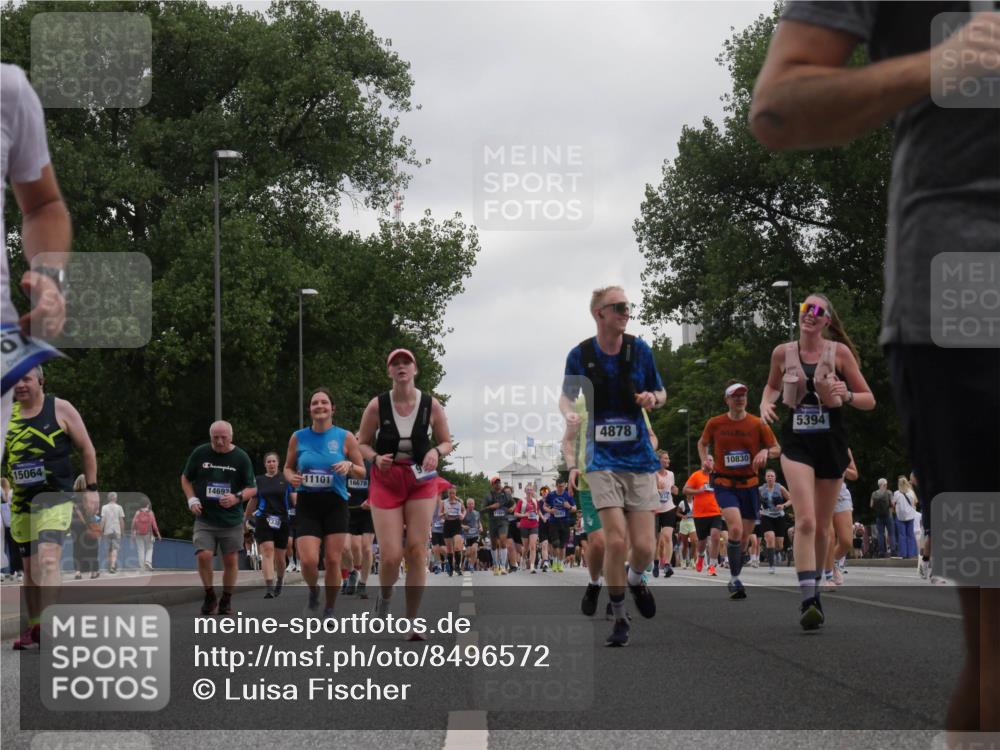 29.06.2025 - hella hamburg halbmarathon Luisa Fischer http://msf.ph/oto/8496572 29.06.2025 10:55:10 Kennedybrücke 15064, 11101, 16678, 14692, 7339, 4878, 10830, 5394, 1418, 3934, 4878, 5062, 5394, 5534, 6456, 6954, 7770, 7771, 8040, 9460, 9462, 9590, 10830 meine-sportfotos.de