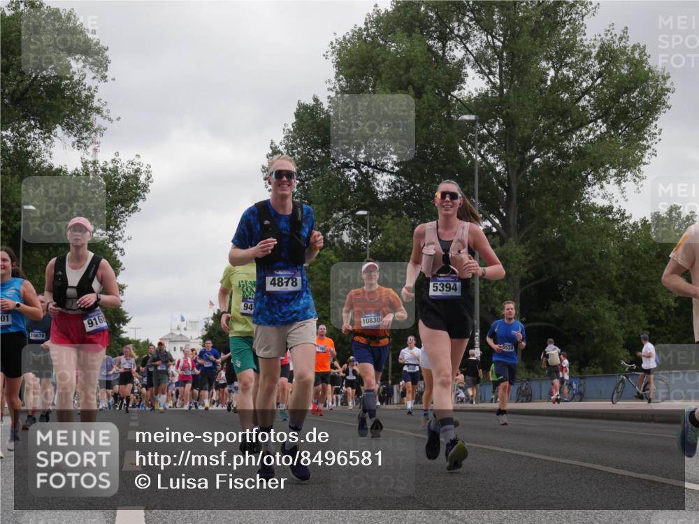29.06.2025 - hella hamburg halbmarathon Luisa Fischer http://msf.ph/oto/8496581 29.06.2025 10:55:11 Kennedybrücke 01, 16678, 9168, 94, 4878, 1997, 5394, 10830, 9460, 5534, 1418, 1997, 3934, 4878, 5394, 5534, 6456, 6954, 7770, 7771, 7841, 8040, 9460, 9462, 9590, 10830 meine-sportfotos.de