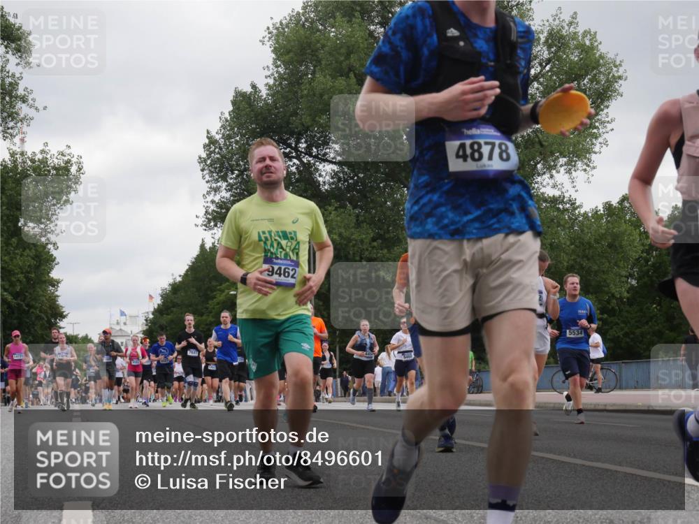 29.06.2025 - hella hamburg halbmarathon Luisa Fischer http://msf.ph/oto/8496601 29.06.2025 10:55:12 Kennedybrücke 14720, 7841, 9462, 4878, 5534, 1418, 1997, 3934, 4878, 5394, 5534, 6456, 6954, 7770, 7771, 7841, 8040, 9460, 9462, 9590, 10830 meine-sportfotos.de