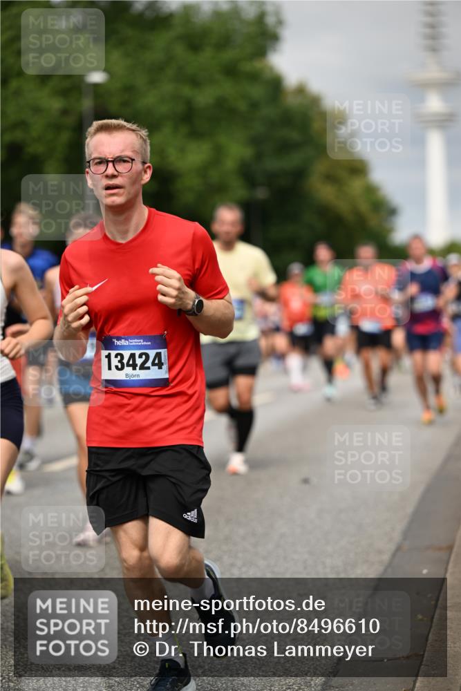 29.06.2025 - hella hamburg halbmarathon Dr. Thomas Lammeyer http://msf.ph/oto/8496610 29.06.2025 10:23:20 Kennedybrücke 1325, 1332, 1349, 1718, 1755, 2017, 2096, 2311, 2589, 2781, 2812, 2895, 3026, 3105, 3118, 3529, 4108, 4110, 4718, 4722, 4845, 5034, 5080, 5098, 5323, 5449, 6194, 6270, 6477, 6482, 6542, 6736, 7051, 7143, 7252, 7566, 7844, 8575, 8761, 9252, 9270, 9272, 9652, 9756, 9757, 9856, 9964, 10037, 10124, 10129, 10816, 11081 meine-sportfotos.de