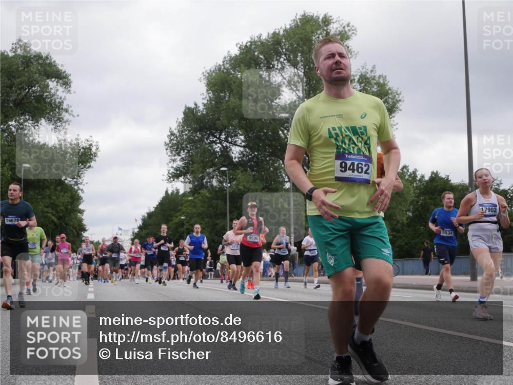 29.06.2025 - hella hamburg halbmarathon Luisa Fischer http://msf.ph/oto/8496616 29.06.2025 10:55:14 Kennedybrücke 16678, 305, 3934, 9590, 9462, 5534, 17902, 1418, 1997, 3934, 4878, 5394, 5534, 6456, 7841, 8040, 9460, 9462, 9590, 10830 meine-sportfotos.de