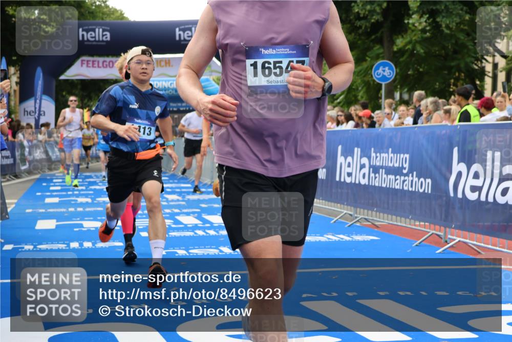 29.06.2025 - hella hamburg halbmarathon Strokosch-Dieckow http://msf.ph/oto/8496623 29.06.2025 10:44:19 Ziel 1057, 1220, 1413, 1415, 1902, 4310, 4691, 5275, 5884, 7005, 7191, 8722, 9444, 12159, 12327, 12528, 14687, 15225, 16301, 16316, 16547, 16803, 16893, 18691, 18806 meine-sportfotos.de