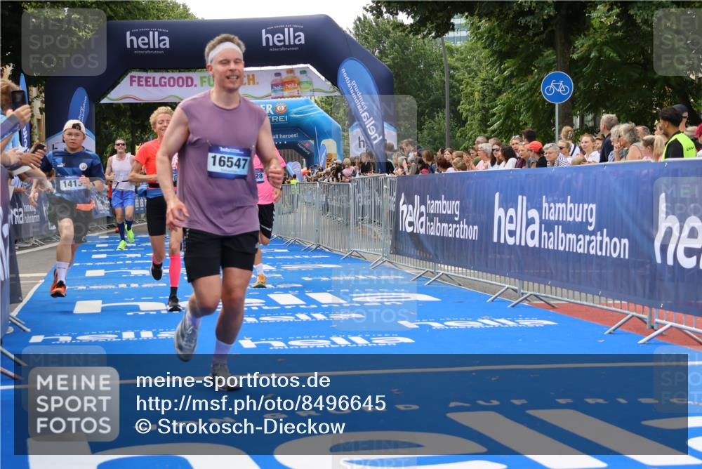 29.06.2025 - hella hamburg halbmarathon Strokosch-Dieckow http://msf.ph/oto/8496645 29.06.2025 10:44:18 Ziel 1220, 1413, 1415, 1902, 4310, 4691, 5275, 5884, 7005, 7191, 8722, 9444, 12159, 12327, 12528, 14686, 14687, 15225, 15280, 16301, 16316, 16547, 16803, 16893, 18691, 18806 meine-sportfotos.de