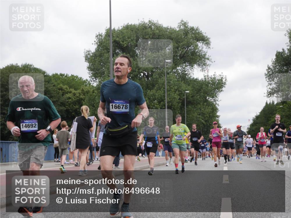 29.06.2025 - hella hamburg halbmarathon Luisa Fischer http://msf.ph/oto/8496648 29.06.2025 10:55:17 Kennedybrücke 14692, 16678, 14720, 7305, 7841, 16234, 11608, 11609, 947, 1339, 9582, 1997, 3934, 5534, 6456, 7841, 9460, 9462, 9582, 9583, 9590, 10830 meine-sportfotos.de