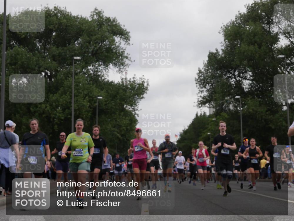 29.06.2025 - hella hamburg halbmarathon Luisa Fischer http://msf.ph/oto/8496661 29.06.2025 10:55:18 Kennedybrücke 7339, 1305, 1472, 1234, 7841, 17239, 1997, 3934, 5534, 6456, 7841, 9460, 9582, 9583, 9590, 9594 meine-sportfotos.de