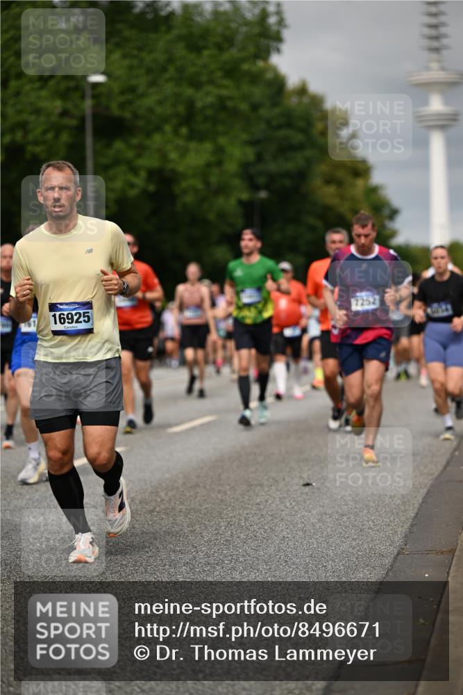 29.06.2025 - hella hamburg halbmarathon Dr. Thomas Lammeyer http://msf.ph/oto/8496671 29.06.2025 10:23:22 Kennedybrücke 1325, 1332, 1349, 1718, 1755, 2017, 2311, 2589, 2781, 2812, 2895, 3026, 3105, 3118, 3529, 4108, 4110, 4718, 4722, 4845, 5034, 5080, 5098, 5323, 5449, 6194, 6270, 6477, 6542, 6736, 7051, 7143, 7252, 7566, 7844, 8575, 8761, 9252, 9270, 9272, 9652, 9756, 9757, 9856, 10037, 10124, 10129, 10816, 11081 meine-sportfotos.de