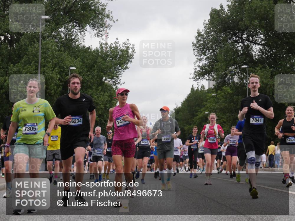 29.06.2025 - hella hamburg halbmarathon Luisa Fischer http://msf.ph/oto/8496673 29.06.2025 10:55:19 Kennedybrücke 59, 7305, 1828, 6234, 16015, 415, 147, 6947, 11609, 9582, 9594, 19106, 087, 529, 7841, 17327, 1997, 3934, 5534, 6456, 7841, 9460, 9582, 9583, 9590, 9594 meine-sportfotos.de