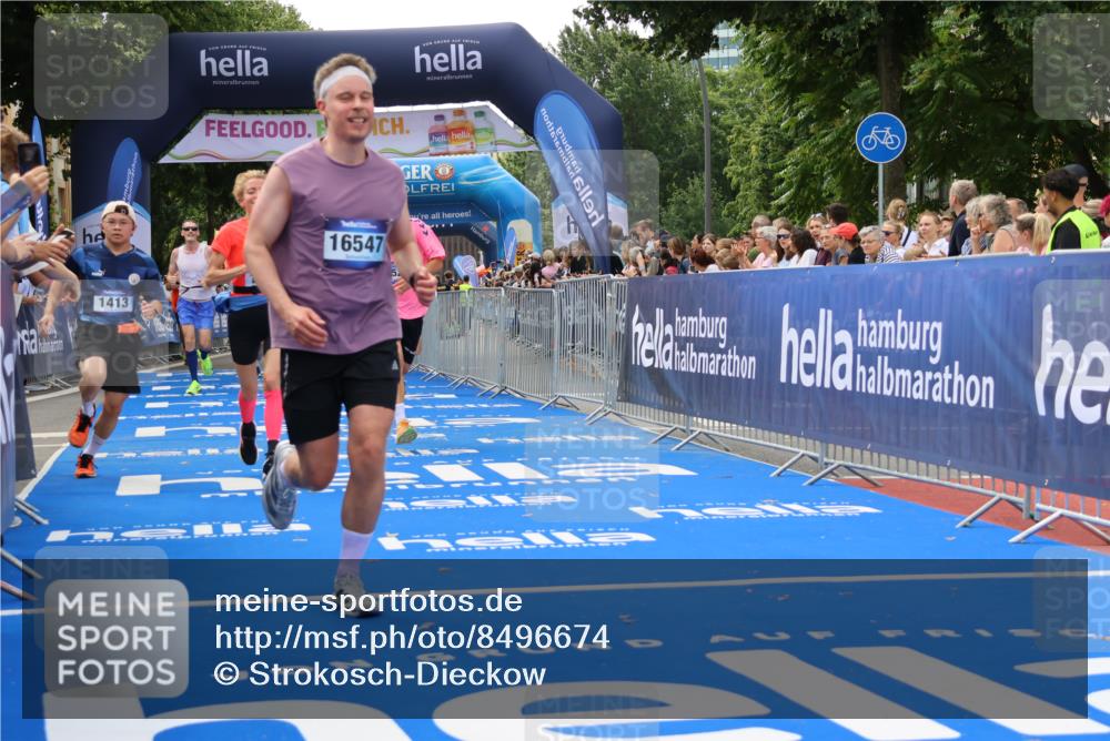 29.06.2025 - hella hamburg halbmarathon Strokosch-Dieckow http://msf.ph/oto/8496674 29.06.2025 10:44:18 Ziel 1220, 1413, 1415, 1902, 4310, 4691, 5275, 5884, 7005, 7191, 8722, 9444, 12159, 12327, 12528, 14686, 14687, 15225, 15280, 16301, 16316, 16547, 16803, 16893, 18691, 18806 meine-sportfotos.de
