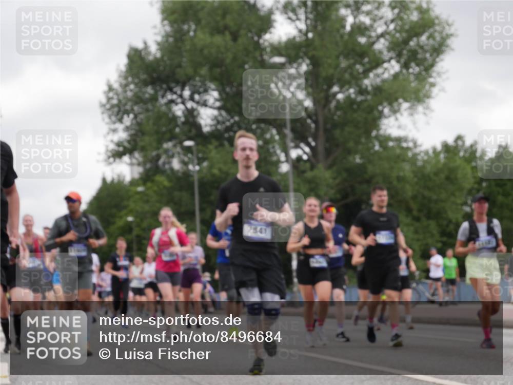 29.06.2025 - hella hamburg halbmarathon Luisa Fischer http://msf.ph/oto/8496684 29.06.2025 10:55:20 Kennedybrücke 7841, 1997, 3934, 4087, 6456, 7691, 7841, 9220, 9460, 9582, 9583, 9590, 9594, 9673 meine-sportfotos.de