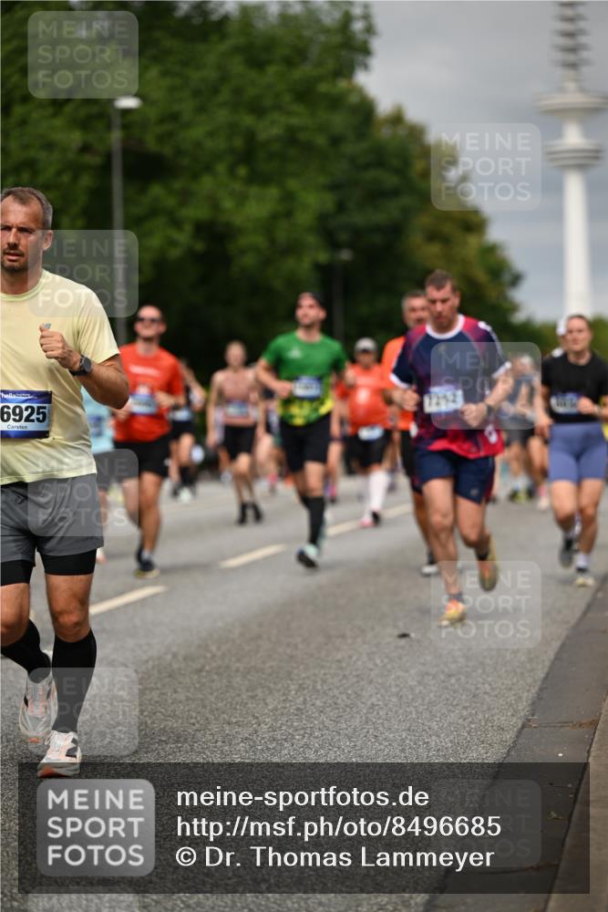 29.06.2025 - hella hamburg halbmarathon Dr. Thomas Lammeyer http://msf.ph/oto/8496685 29.06.2025 10:23:23 Kennedybrücke 1159, 1160, 1325, 1332, 1349, 1718, 1755, 2017, 2311, 2589, 2703, 2781, 2812, 2895, 3026, 3105, 3118, 3529, 4108, 4110, 4718, 4722, 5034, 5080, 5098, 5323, 5449, 6194, 6249, 6270, 6542, 6736, 7051, 7143, 7252, 7566, 7844, 8575, 8761, 9252, 9270, 9272, 9652, 9756, 9757, 9856, 10037, 10124, 10129, 10816, 11081 meine-sportfotos.de