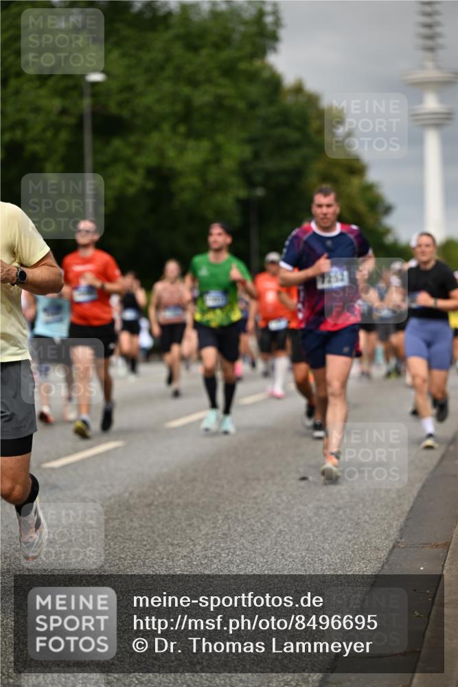 29.06.2025 - hella hamburg halbmarathon Dr. Thomas Lammeyer http://msf.ph/oto/8496695 29.06.2025 10:23:23 Kennedybrücke 1159, 1160, 1325, 1332, 1349, 1718, 1755, 2017, 2311, 2589, 2703, 2781, 2812, 2895, 3026, 3105, 3118, 3529, 4108, 4110, 4718, 4722, 5034, 5080, 5098, 5323, 5449, 6194, 6249, 6270, 6542, 6736, 7051, 7143, 7252, 7566, 7844, 8575, 8761, 9252, 9270, 9272, 9652, 9756, 9757, 9856, 10037, 10124, 10129, 10816, 11081 meine-sportfotos.de
