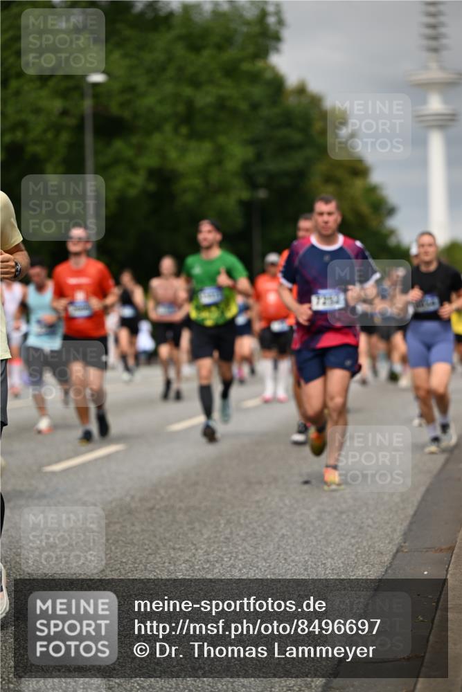 29.06.2025 - hella hamburg halbmarathon Dr. Thomas Lammeyer http://msf.ph/oto/8496697 29.06.2025 10:23:23 Kennedybrücke 1159, 1160, 1325, 1332, 1349, 1718, 1755, 2017, 2311, 2589, 2703, 2781, 2812, 2895, 3026, 3105, 3118, 3529, 4108, 4110, 4718, 4722, 5034, 5080, 5098, 5323, 5449, 6194, 6249, 6270, 6542, 6736, 7051, 7143, 7252, 7566, 7844, 8575, 8761, 9252, 9270, 9272, 9652, 9756, 9757, 9856, 10037, 10124, 10129, 10816, 11081 meine-sportfotos.de