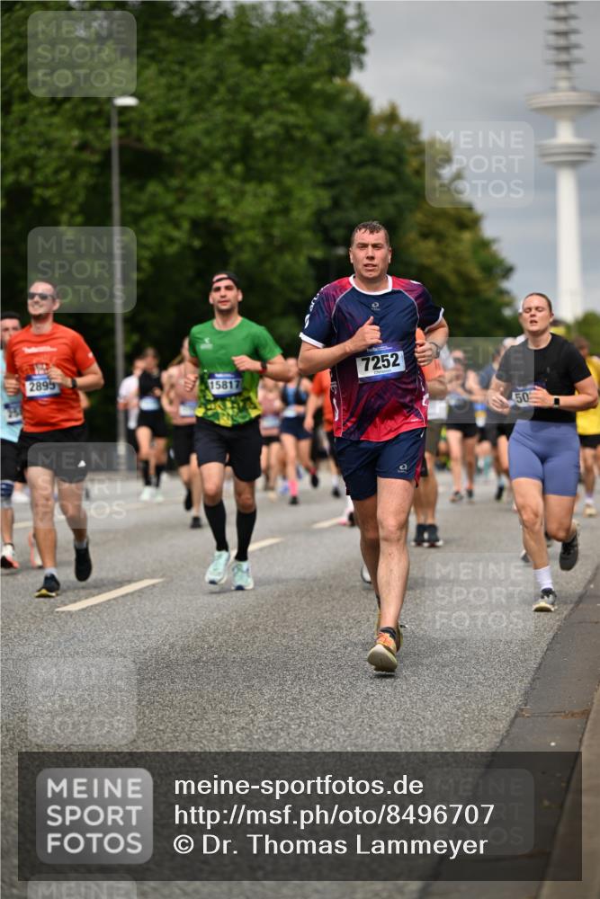 29.06.2025 - hella hamburg halbmarathon Dr. Thomas Lammeyer http://msf.ph/oto/8496707 29.06.2025 10:23:24 Kennedybrücke 1159, 1160, 1325, 1332, 1349, 1708, 1718, 1755, 2017, 2311, 2589, 2703, 2781, 2812, 2895, 3026, 3105, 3118, 3529, 4108, 4110, 4722, 5034, 5080, 5098, 5323, 5449, 6194, 6249, 6270, 6542, 6736, 7051, 7143, 7252, 7566, 7844, 8575, 8761, 9252, 9270, 9272, 9652, 9756, 9757, 9856, 10037, 10124, 10129, 10816, 11081 meine-sportfotos.de