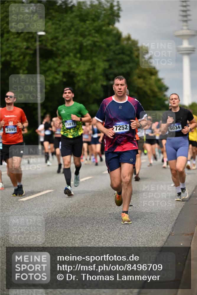 29.06.2025 - hella hamburg halbmarathon Dr. Thomas Lammeyer http://msf.ph/oto/8496709 29.06.2025 10:23:24 Kennedybrücke 1159, 1160, 1325, 1332, 1349, 1708, 1718, 1755, 2017, 2311, 2589, 2703, 2781, 2812, 2895, 3026, 3105, 3118, 3529, 4108, 4110, 4722, 5034, 5080, 5098, 5323, 5449, 6194, 6249, 6270, 6542, 6736, 7051, 7143, 7252, 7566, 7844, 8575, 8761, 9252, 9270, 9272, 9652, 9756, 9757, 9856, 10037, 10124, 10129, 10816, 11081 meine-sportfotos.de