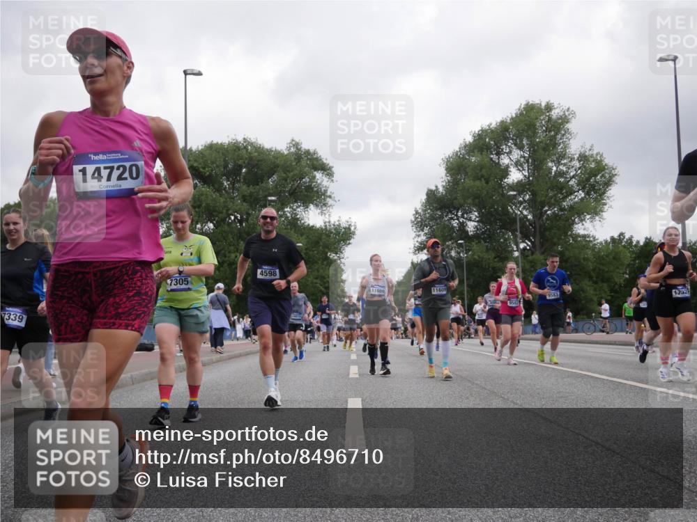 29.06.2025 - hella hamburg halbmarathon Luisa Fischer http://msf.ph/oto/8496710 29.06.2025 10:55:22 Kennedybrücke 7339, 14720, 7305, 4598, 16015, 11608, 11609, 9583, 9582, 1732, 1997, 3934, 4087, 6456, 6961, 7691, 7841, 9220, 9460, 9582, 9583, 9594, 9673 meine-sportfotos.de