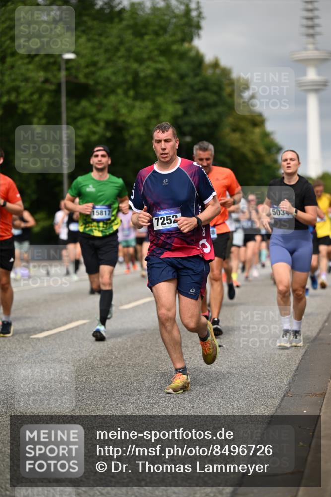 29.06.2025 - hella hamburg halbmarathon Dr. Thomas Lammeyer http://msf.ph/oto/8496726 29.06.2025 10:23:24 Kennedybrücke 1159, 1160, 1325, 1332, 1349, 1708, 1718, 1755, 2017, 2311, 2589, 2703, 2781, 2812, 2895, 3026, 3105, 3118, 3529, 4108, 4110, 4722, 5034, 5080, 5098, 5323, 5449, 6194, 6249, 6270, 6542, 6736, 7051, 7143, 7252, 7566, 7844, 8575, 8761, 9252, 9270, 9272, 9652, 9756, 9757, 9856, 10037, 10124, 10129, 10816, 11081 meine-sportfotos.de